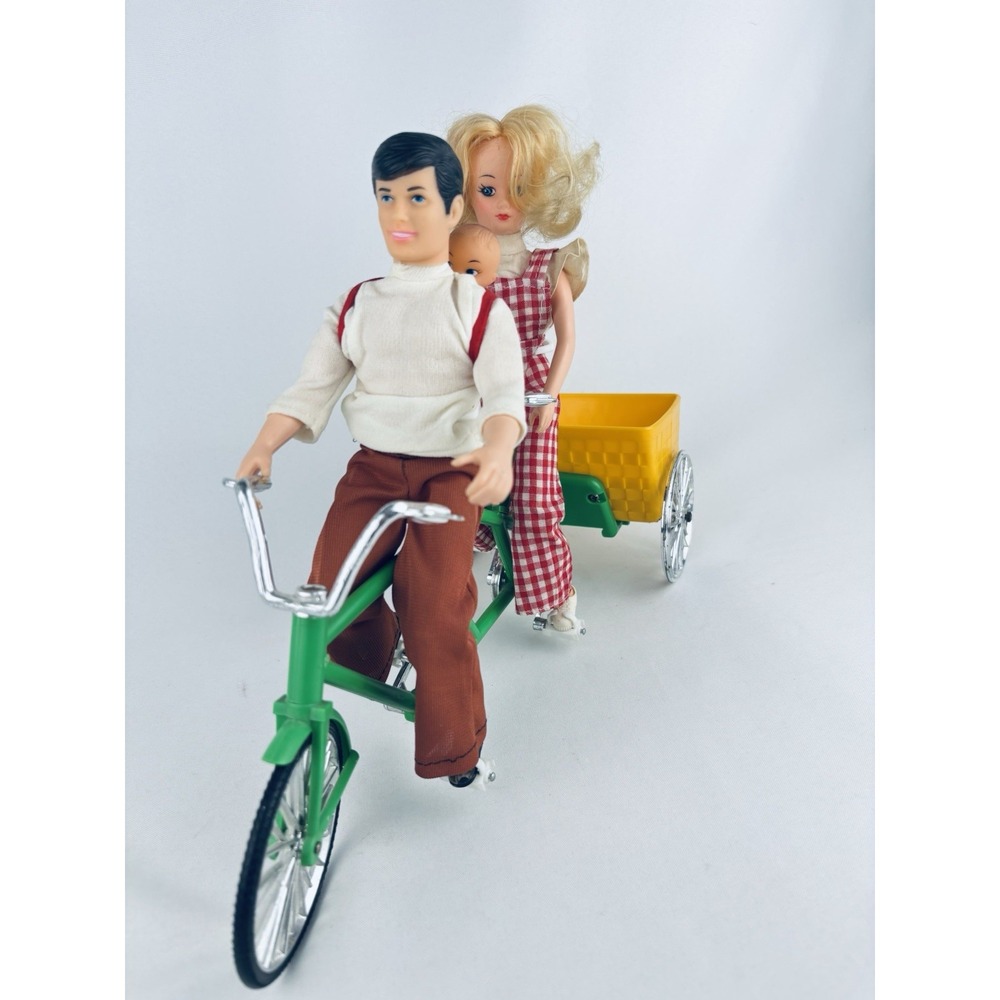 Vintage Illco Tanya Battery Operated Family Rider Tandem Bicycle Toy Doll Set